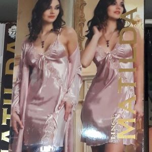 Satin bridal lingerie nightwear with robe 2 Pics